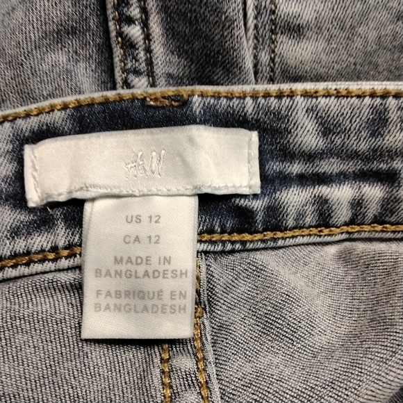 H & M Blue Jeans    Size 12 - Picture 3 of 3